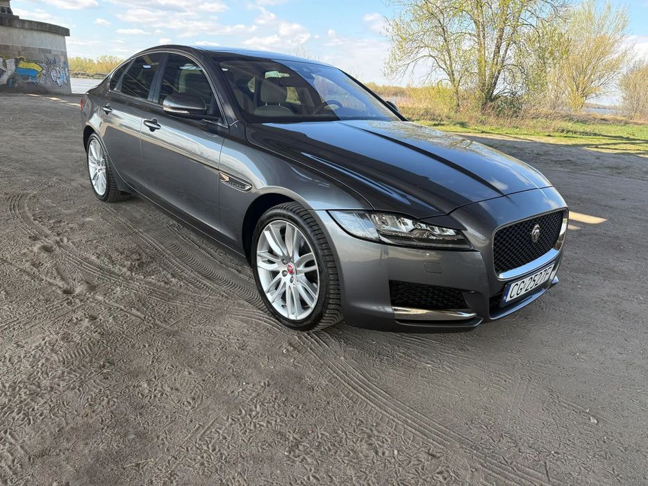 Jaguar XF 340KM benzyna, full LED, dociągi