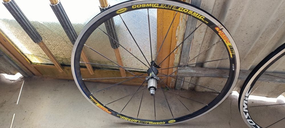 Roda traseira Mavic Cosmic Elite