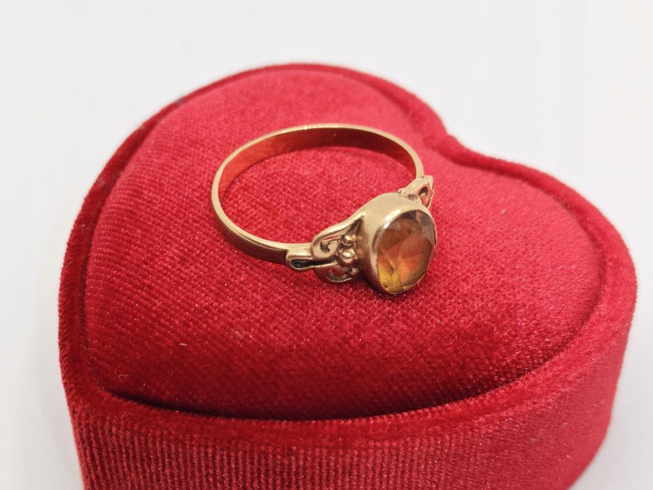 Złoty pierścionek pr. 583 waga 3,18g rozmiar 19 używany