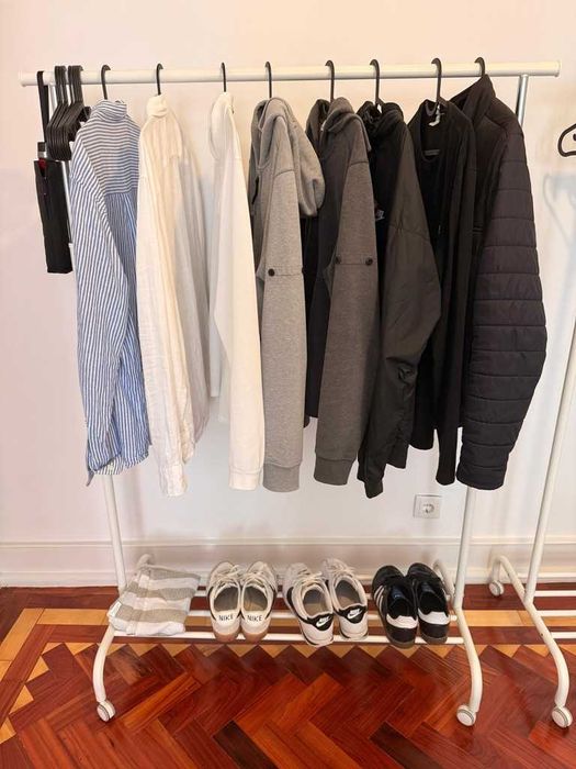 Araras de Roupa Móveis Elegantes – Conjunto de 2 / Branco