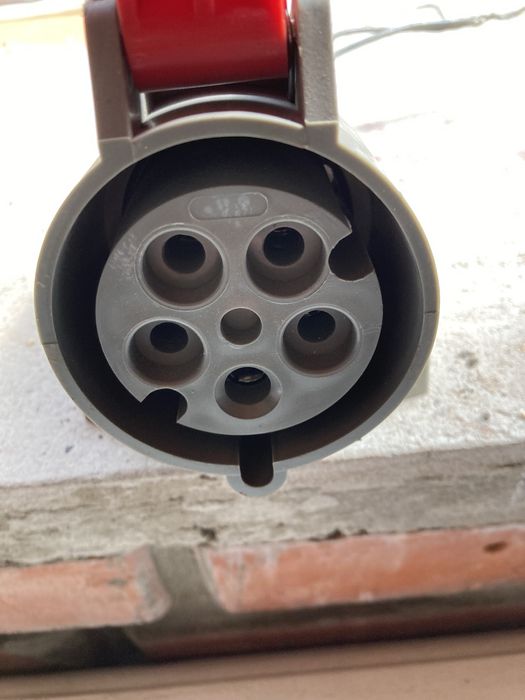 Разьём штекер на 220в