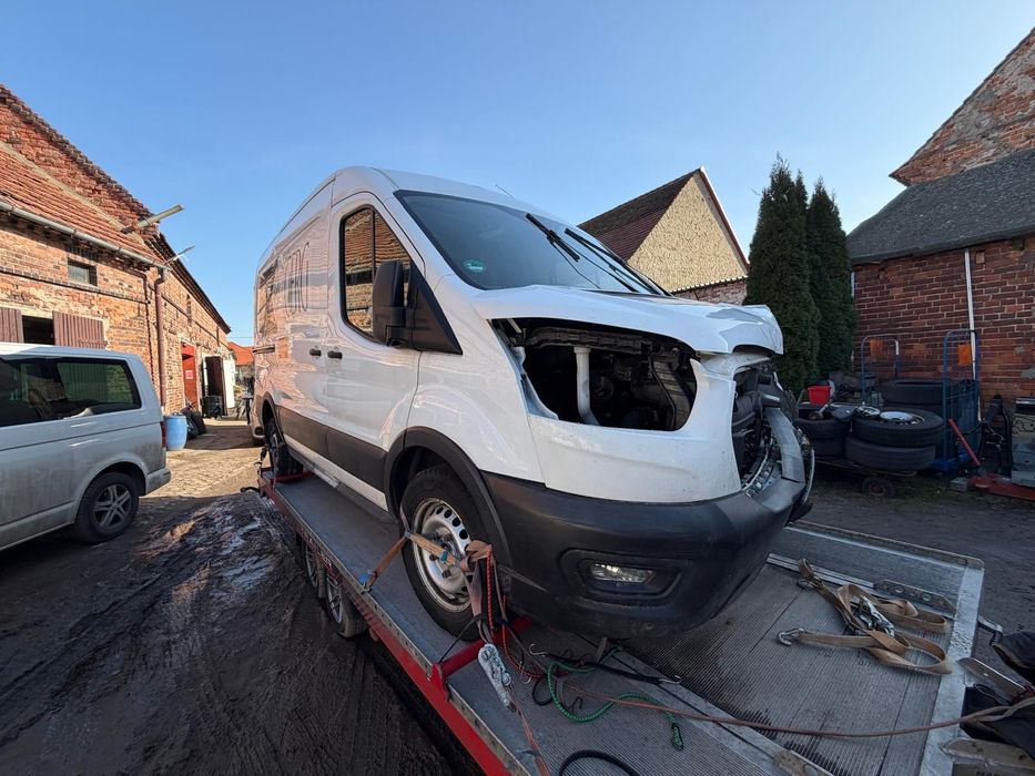 Ford Transit MK8  Ford Transit MK8 L2 H2 2,0 130 ps niskie przebieg
