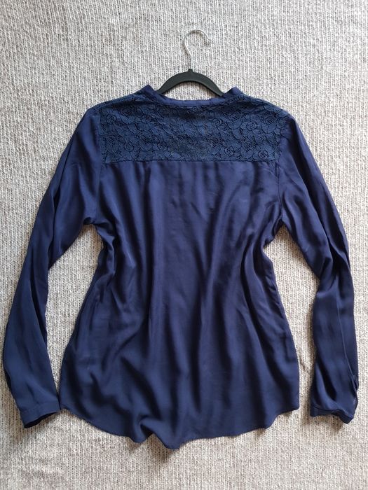 Reserved bluzka z koronką M długi rękaw jesienna granatowa dobry materiał wiskoza v-neck