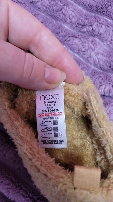 Продам дитячі тапулі Next