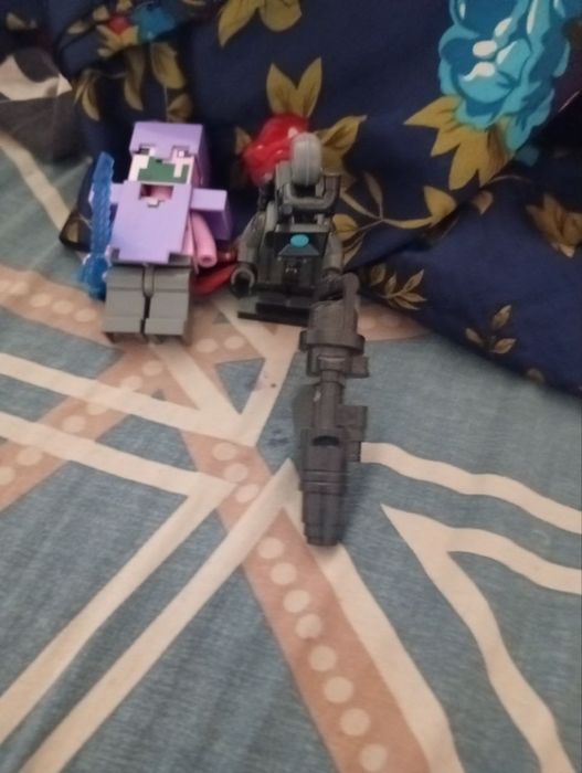 Продам фігурки лего