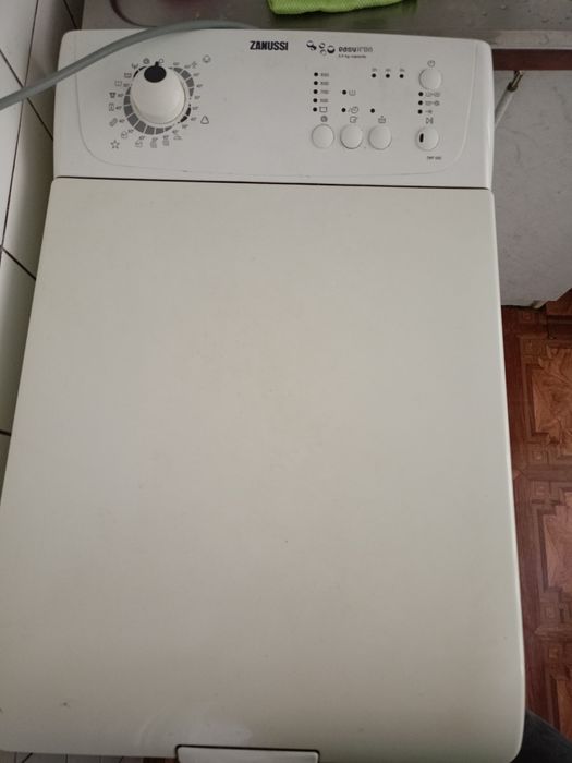 Пральна машинка zanussi