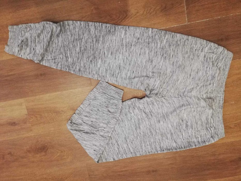 fato de treino com bolsos, cinzento, em perfeito estado