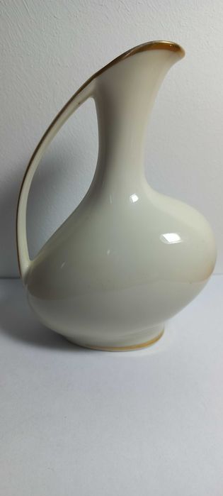Porcelanowy dzbanuszek  , wazonik z sygnaturą. Alka Bawaria .