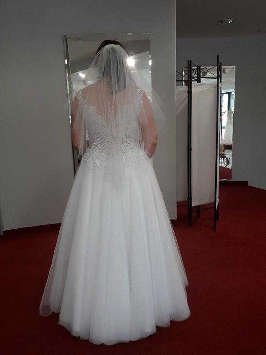 zjawiskowa suknia ślubna