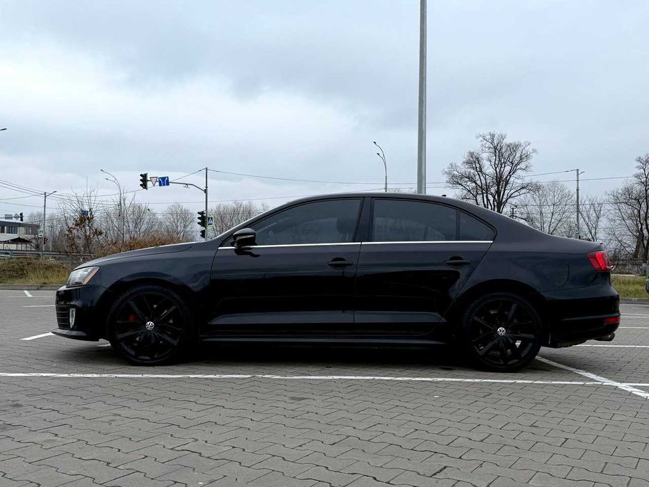Volkswagen Jetta GLI 2.0 (220 к.с.) 2013