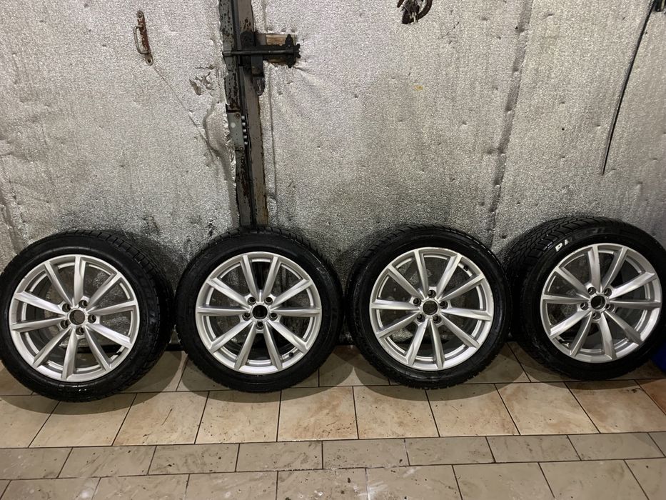 Продам титани 5х112 в зборі з практично новою резиною  245/45
