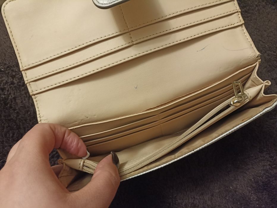 Гаманець бренду GUESS