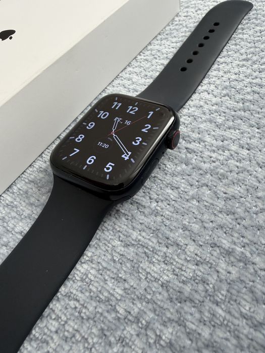 Apple Watch SE 2 gen + Cellular
