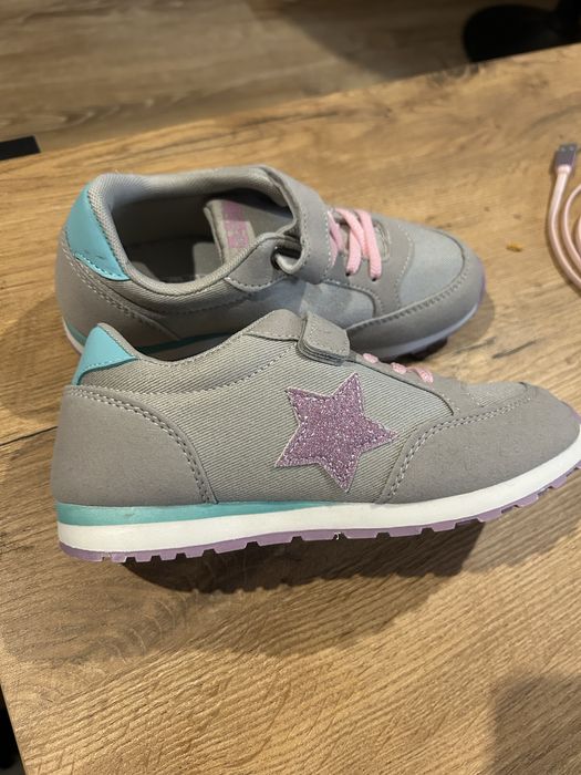 Nowe buty sportowe dziewczęce rozm. 34