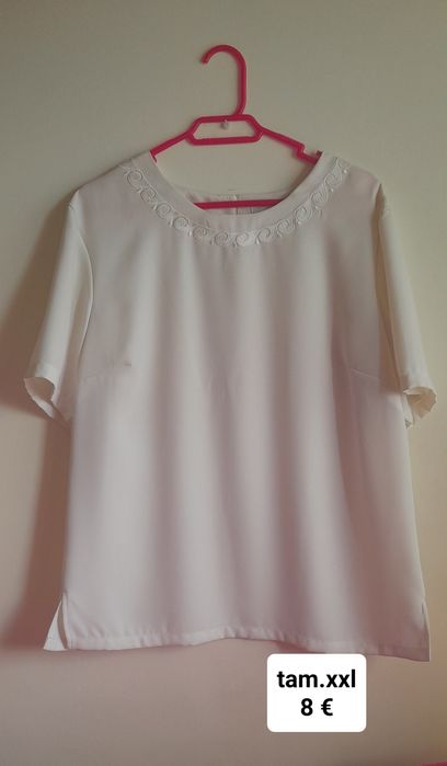 Blusa branca de manga curta
