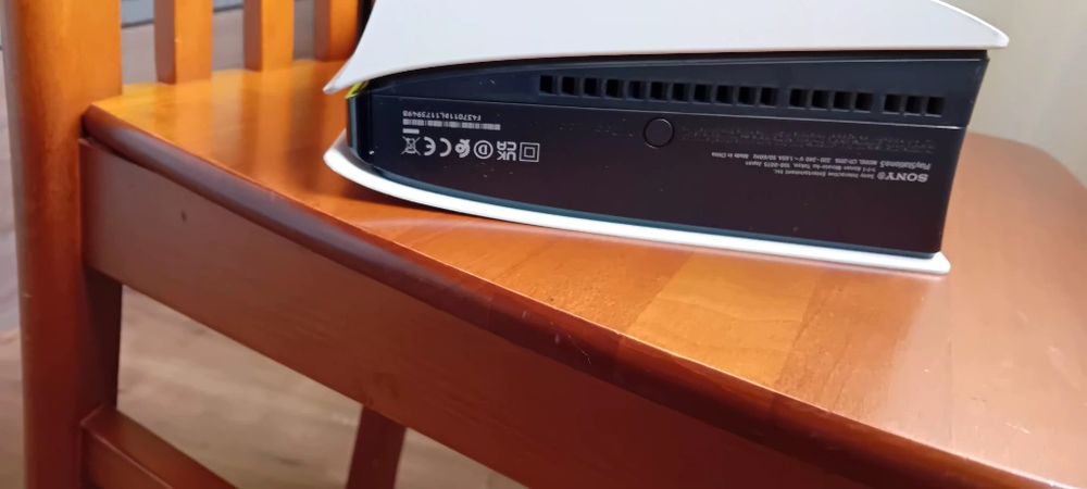 Play station 5 basicamente nova.