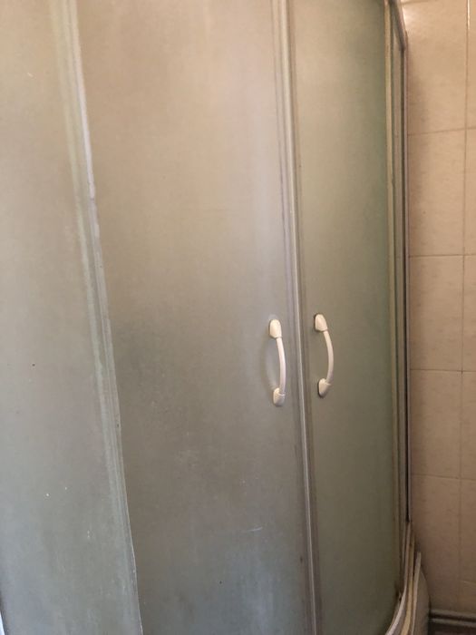 Продам стекла бу душевой 90