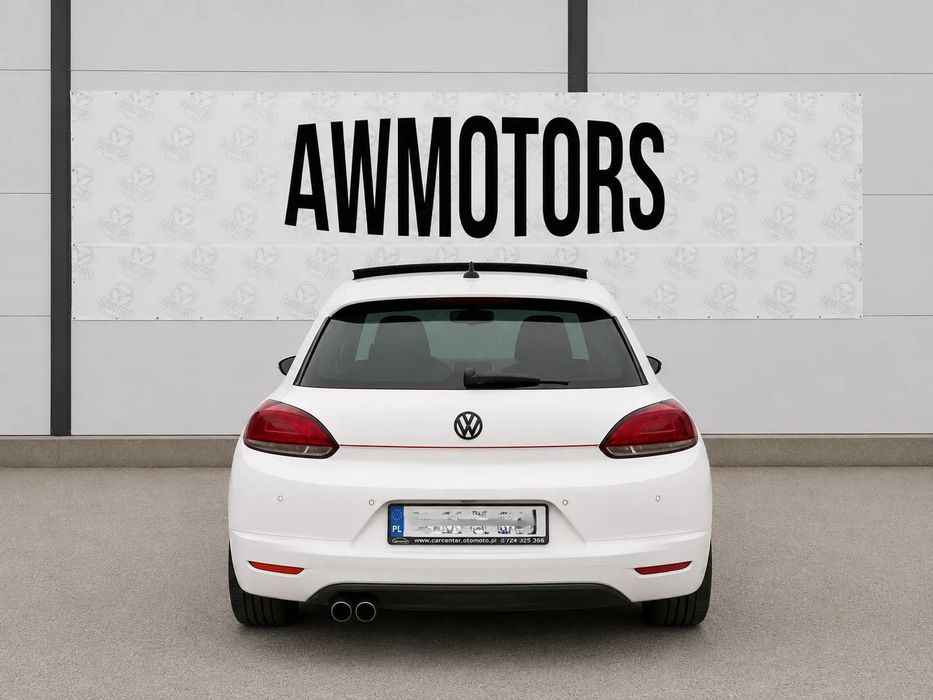 VOLKSWAGEN SCIROCCO 2009 *SAMOCHÓD NA CZĘŚCI* 5850  MASKA, LAMPA, DRZWI, LUSTERKO, ZDERZAK, GRILL, BŁOTNIK, KLAPA, BELKA, DESKA, FOTELE, KANAPA, ĆWIARTKA KIEROWNICA, TARCZE, ZACISKI, ZAWIESZENIE, KOMPLETNY PRZÓD, KOMPLETNY TYŁ, LICZNIK, ZEGARY, PRAWE LEWE