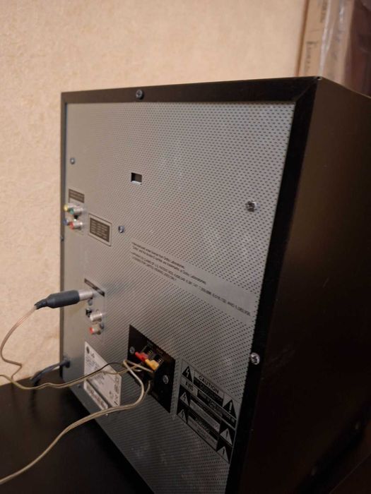 продам музичний центр в гарному стані