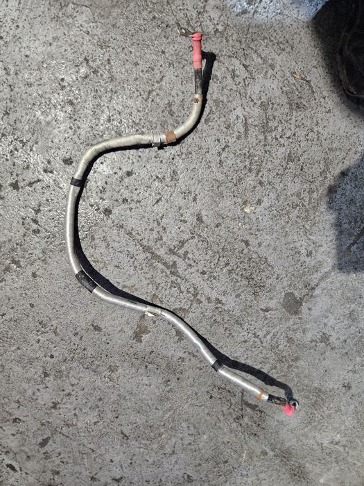 Przewód zasilający Bmw 5 G30 G31  akumulatora plus plusowy kabel