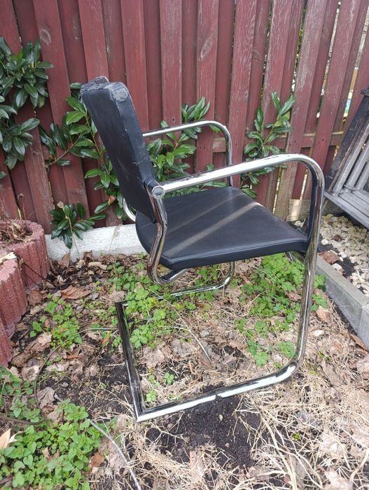 Krzesła stan obić słaby