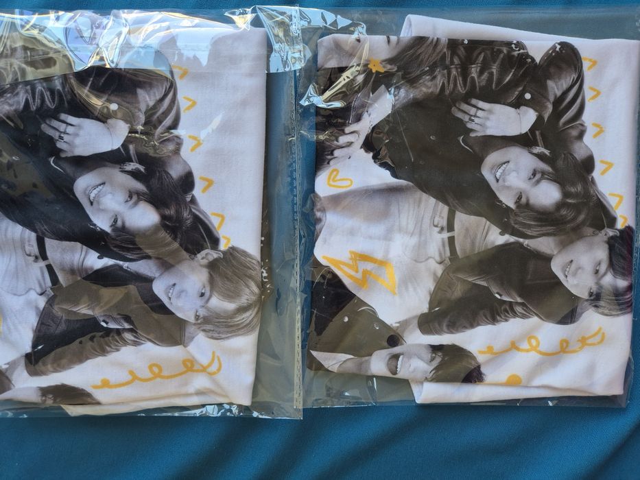 Duas T-shirts K-pop para crianças 6 e 8 anos