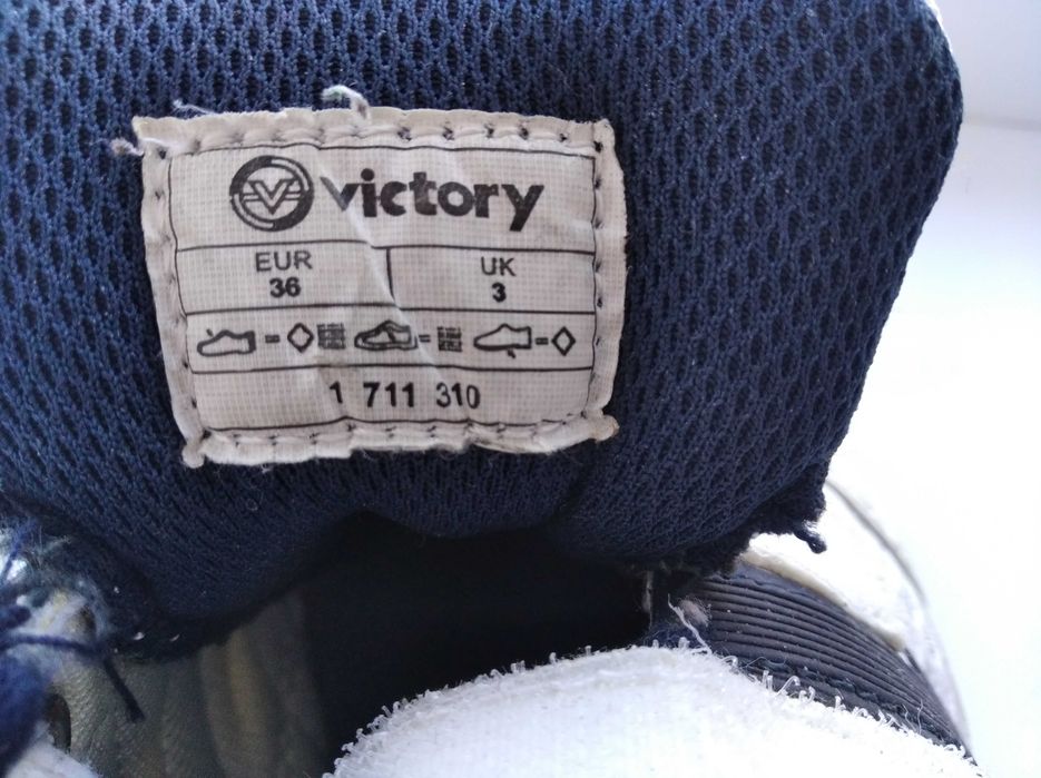 кросівки victory р.36