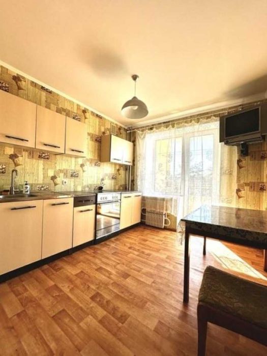 Продам 3х комнатную квартиру улучшенной планировки на Холодной Горе в кирпичном доме.