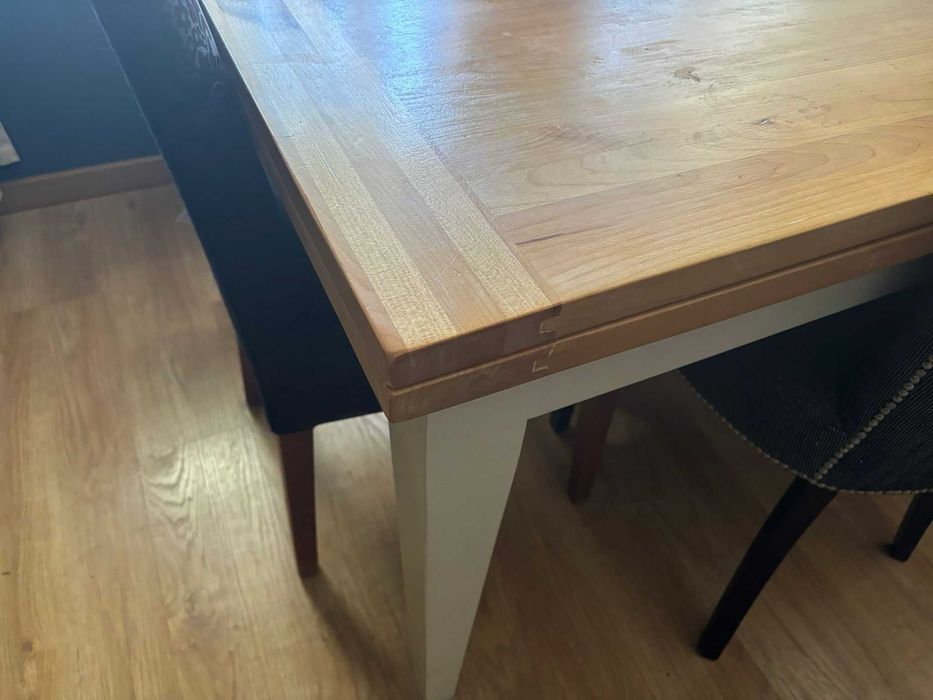 Mesa para Sala de Jantar em MT bom Estado _ da Loja "Caixote"