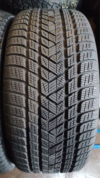 295/35/21+265/40/21 R21 Pirelli Scorpion Winyer 4шт новые зима