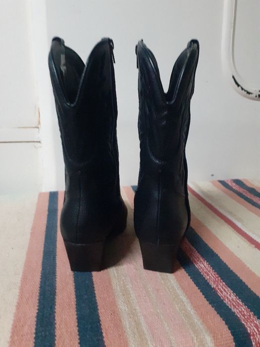 Botas pretas Cowgirl