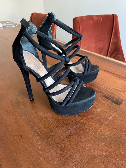 Saltos Schutz pretos