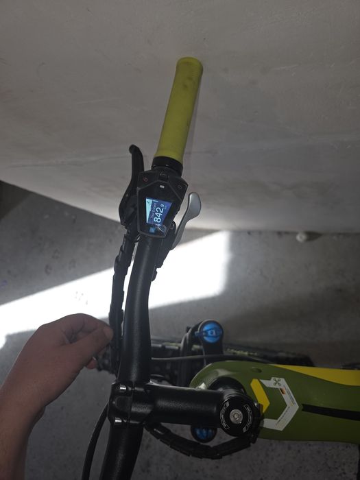 Велисопед електрично 27.5 колесо 842 кілометр carbon