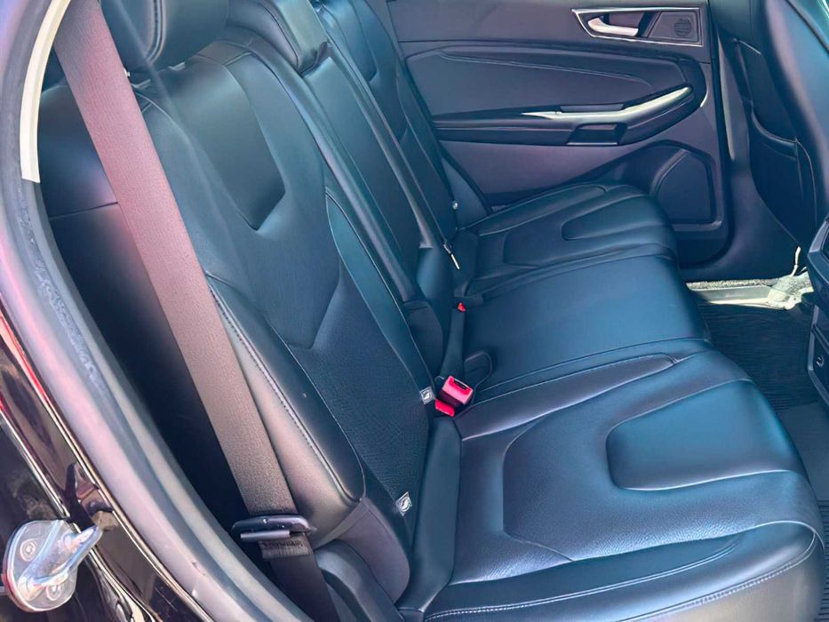 Ford Edge Titanium      2021