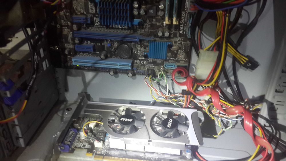 4 ядра х-4 965   12 гиг озу ддр 3  1 гиг  128 бит