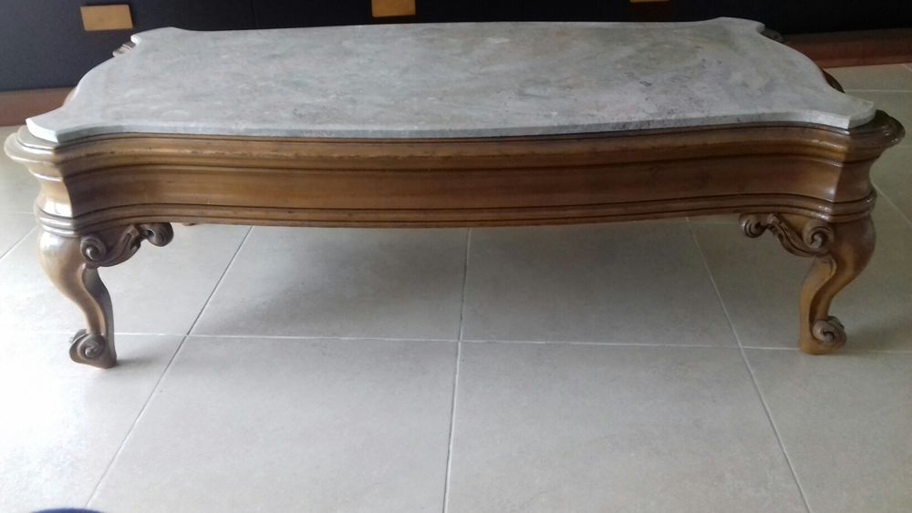 Mesa de sala em bom estado