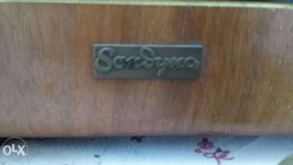 Rádio antigo de válvulas