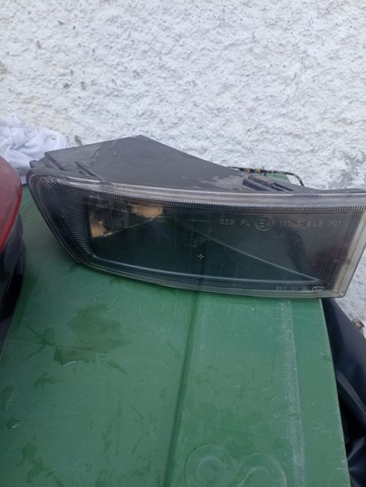 Vendo faról de nevoeiro direito saab