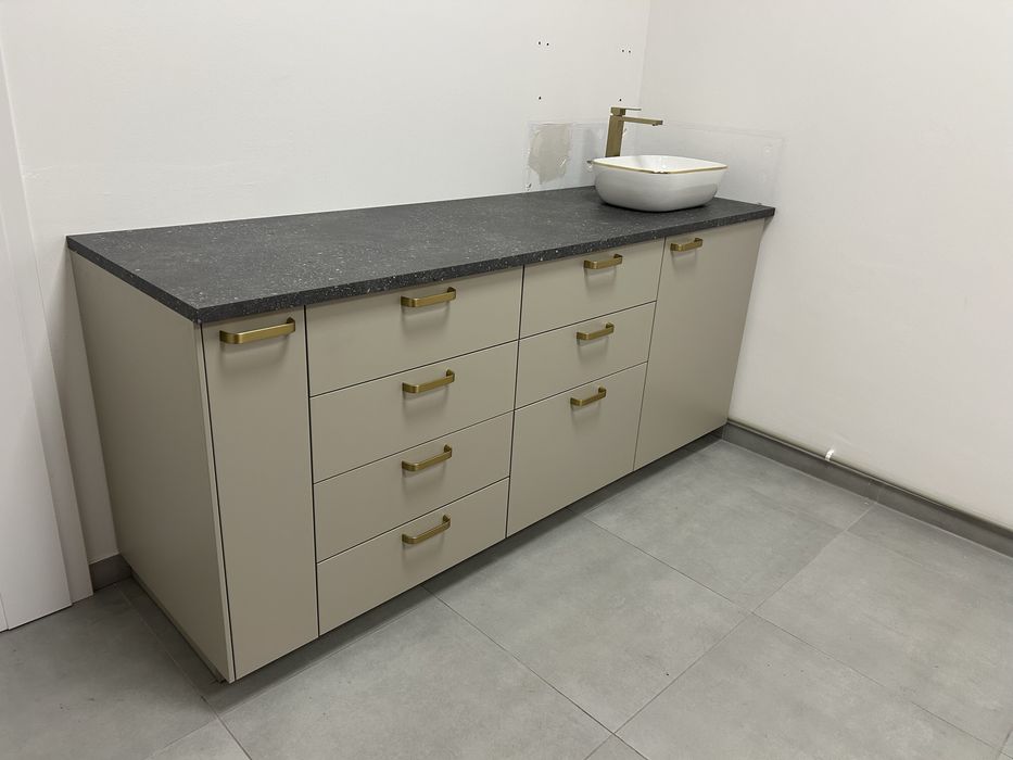 Montaż skręcanie składanie mebli