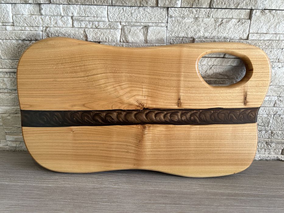 Deseczka do serwowania z żywicą epoksydową