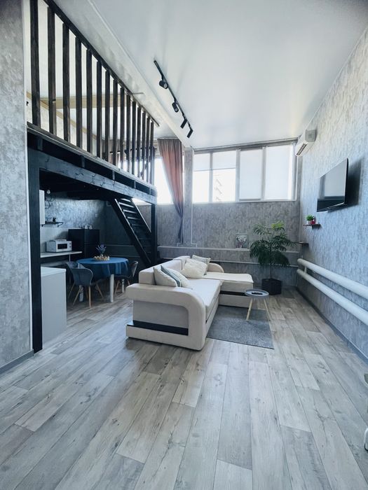 Подобово почасово оренда квартири, самий центр!