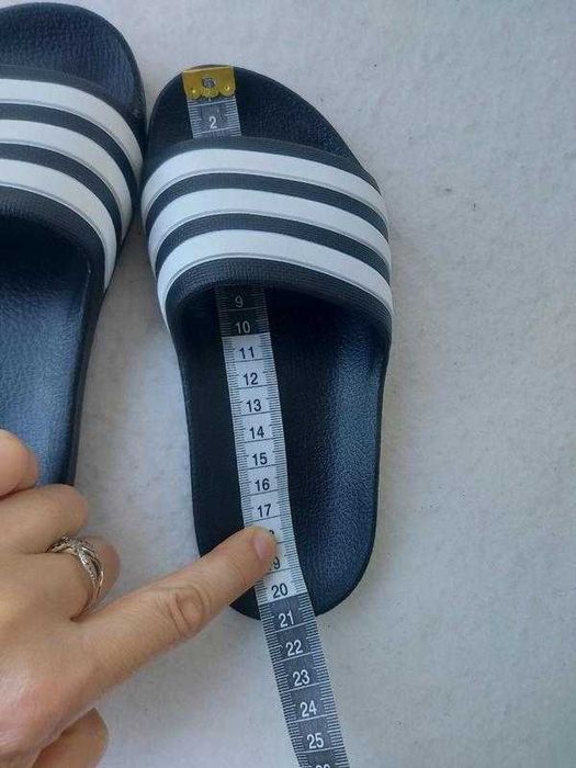 Дитячі шльопанці панталети капці adidas adilette aqua чорний