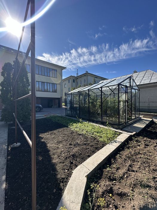 Терміновий продаж будинок з ремонтом все залишається ,ділянка 20 сотих