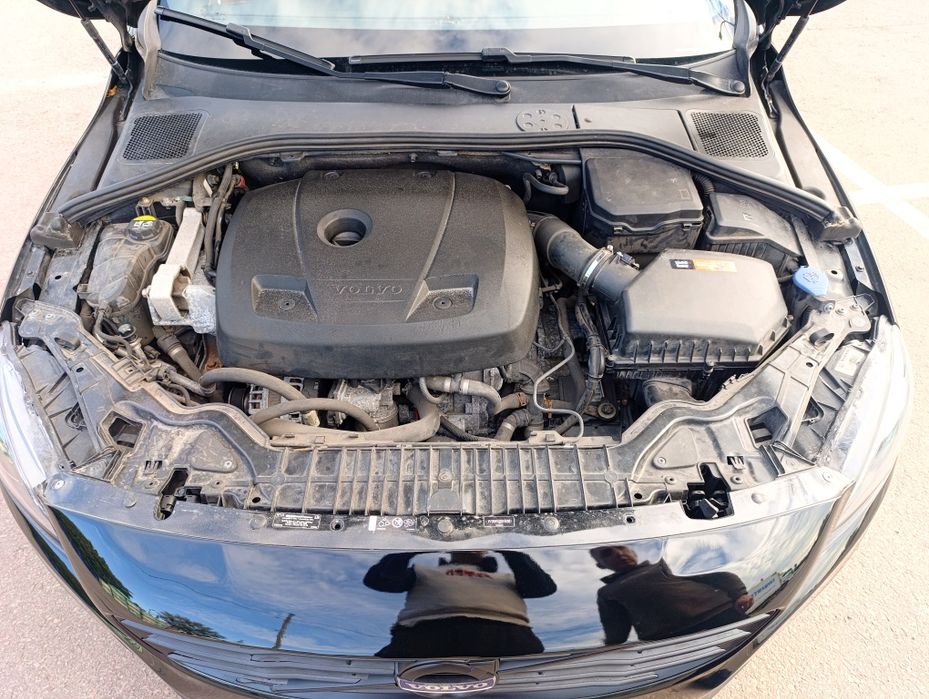 Автомобиль Свеже Пригнанна Volvo S60 T5