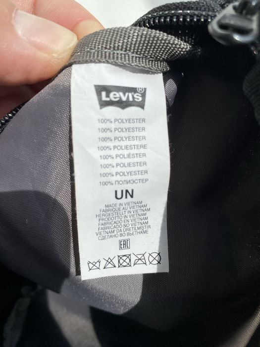 Сумка бананка от Levi's