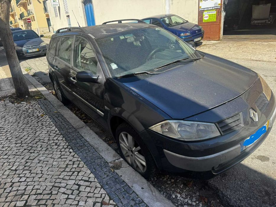 Renault Mégane 1.5 - 2005 – Precisa de Reparos | Espaçosa e Versátil foto 3
