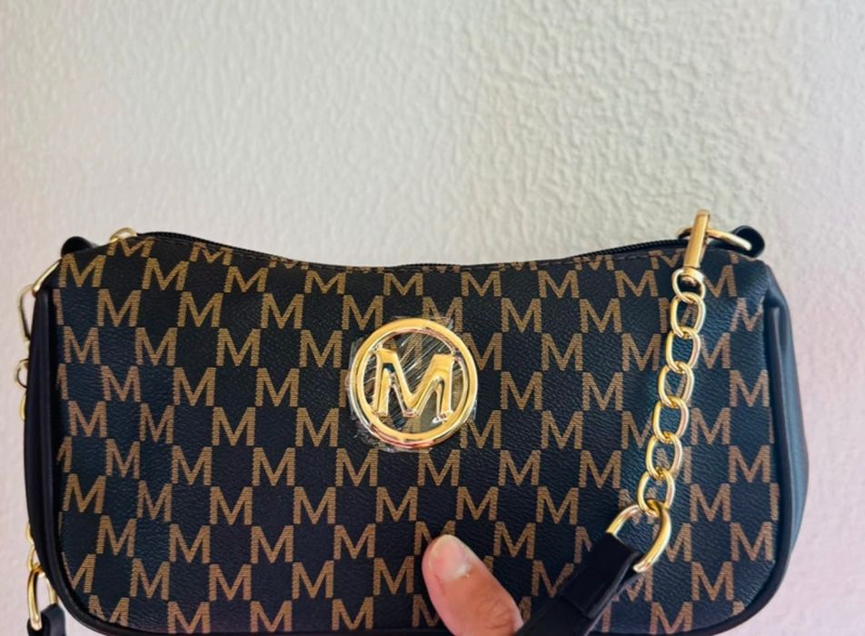 Bolsa feminina elegante preta e dourada – Como nova – 10€