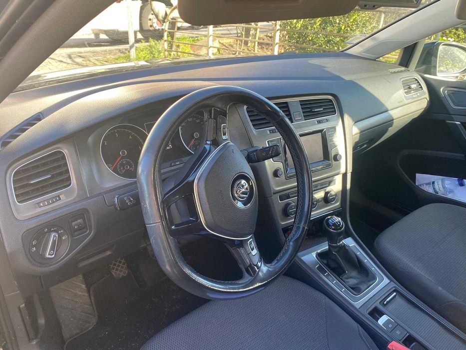 Volkswagen Golf VII 1.6 TDI 105cv – 2013 – Preto