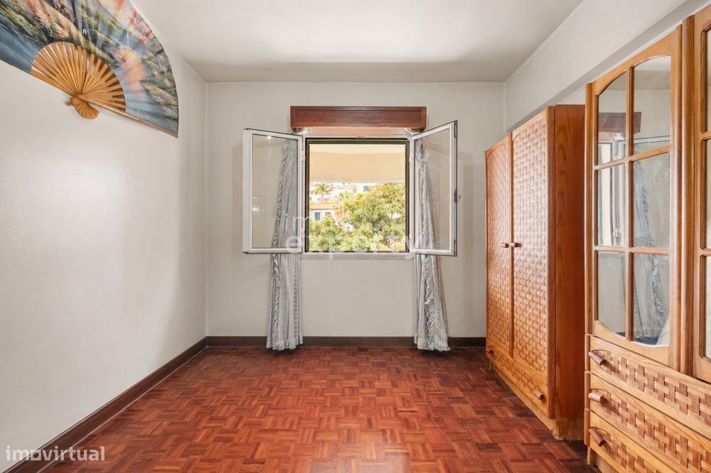 T2 com Vista Porto do Funchal no Último Piso | Conde de Carvalhal, Mad
