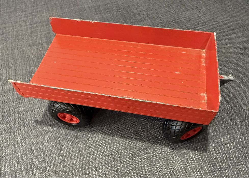 Brinquedos atrelado de trator BULL toys e escavadora JOAL